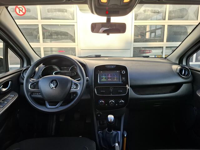 Renault CLIO Estate 0.9 TCe Limited | Navigatie | LM Velgen 16" | Parkeersensoren Achter | Cruise Control | DAB | Airco |