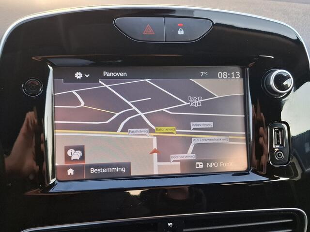 Renault CLIO Estate 0.9 TCe Limited | Navigatie | LM Velgen 16" | Parkeersensoren Achter | Cruise Control | DAB | Airco |