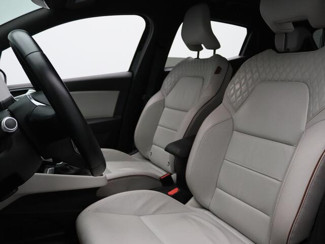 Renault CLIO E-Tech Hybrid 140pk Initiale Paris 360° Camera | Cruise | Navi | Parkeersens. v+a | Bose