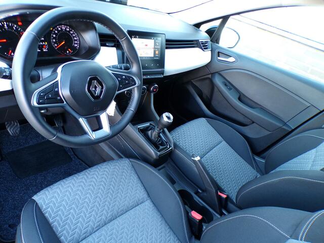 Renault CLIO 1.0 TCe 90 evolution, Carplay + Android Auto / Full LED. / Sensoren / Navigatie / 16'' LMV