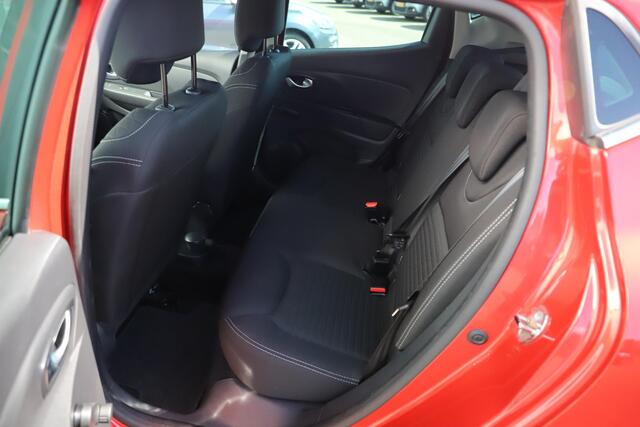 Renault CLIO 0.9 TCe Limited Navigatie Airco Cruise Control Bluetooth 15 inch LMV Parkeersensor