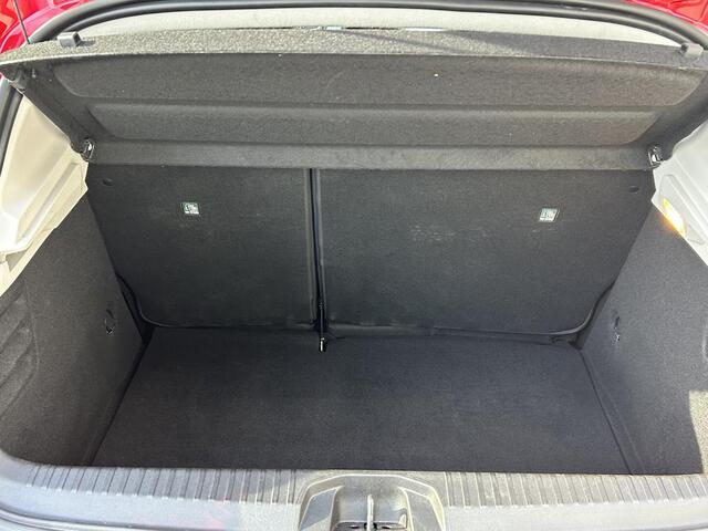 Renault CLIO 1.0 TCe 90 Evolution | Navigatie | Parkeersensoren Achter | Airco | Dodehoek Detectie |