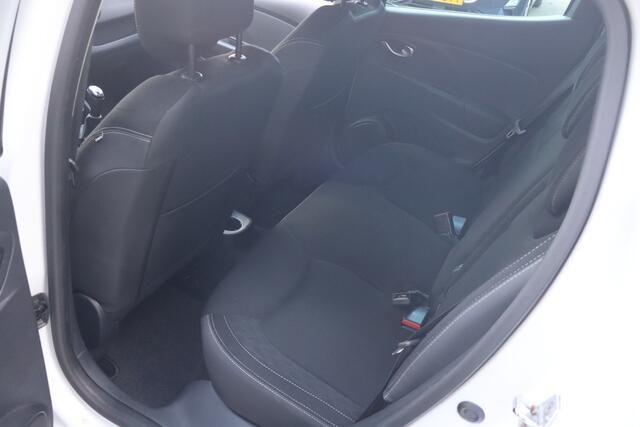 Renault CLIO 0.9 TCe Limited NL-Auto!! Apple Car-play I PDC I Navigatie