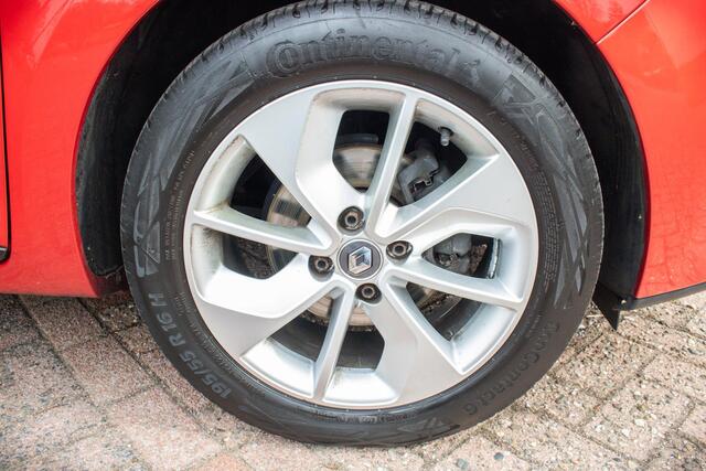 Renault CLIO TCe 90 Limited | Trekhaak | Navigatie