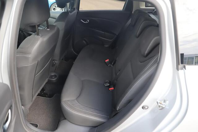 Renault CLIO Estate 0.9 TCe Limited Navigatie Carplay Android 15 inch LMV Airco Cruise Control Parkeersensor