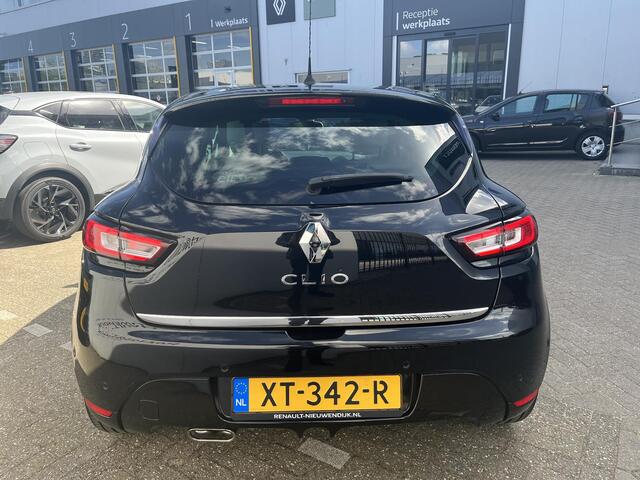 Renault CLIO 1.2 TCe Initiale / AUTOMAAT / CAMERA / LEDER / VOORSTOELEN VERWARMD / MIDDENARMSTEUN