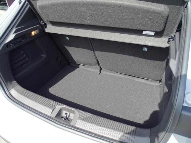 Renault CLIO 1.2 TCe 115 evolution NU 5 JAAR GARANTIE! / PACK NAVIGATION / ALL SEASON BANDEN / METALLIC