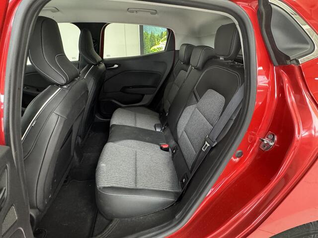 Renault CLIO 1.0 TCe Intens | Stoelverwarming | 360° Camera | Navigatie | Trekhaak |