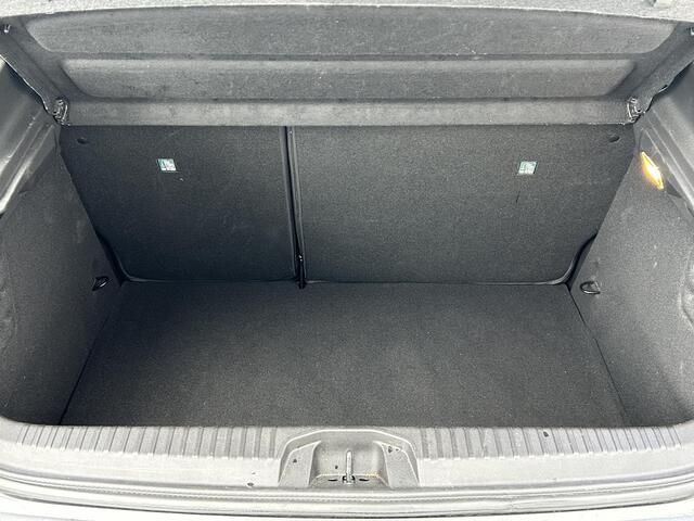 Renault CLIO 1.6 E-Tech Hybrid 145 Techno | Navigatie | Camera | Verwarmbare voorstoelen & Stuurwiel | Climate Control |
