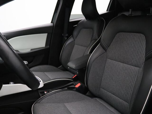 Renault CLIO TCe Techno 90pk Camera | Cruise | Parkeersens. achter | Stoel-/stuurverw. | Trekhaak