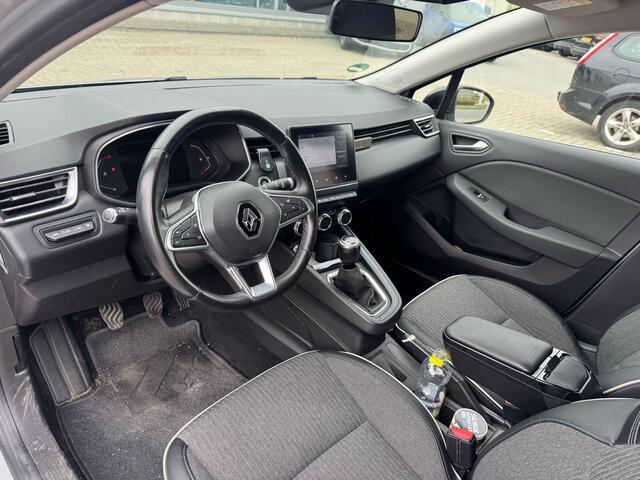 Renault CLIO 1.0 TCe Intens 100pk | Navigatie | Pack Style | Trekhaak Afneembaar