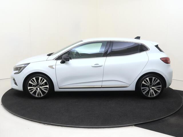 Renault CLIO 1.6 E-Tech Hybrid 140 Initiale Paris | Automaat | Parkeersensoren Voor + Achter | 360 Camera | Navigatie | Verwarmde Voorstoelen | Verwarmd Stuurwiel | Adaptieve Cruise Control