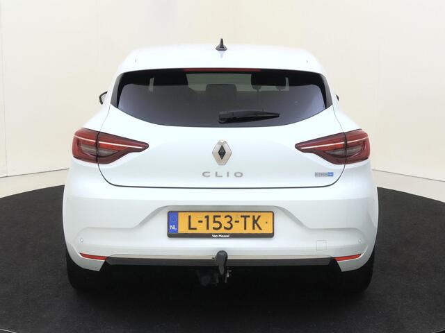 Renault CLIO 1.6 E-Tech Hybrid 140 Initiale Paris | Automaat | Parkeersensoren Voor + Achter | 360 Camera | Navigatie | Verwarmde Voorstoelen | Verwarmd Stuurwiel | Adaptieve Cruise Control