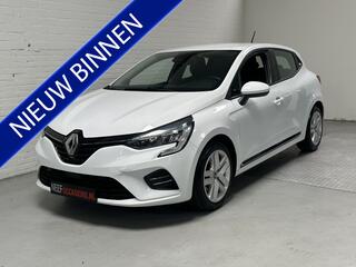 renault-clio-1.6-e-tech-hybrid-busi