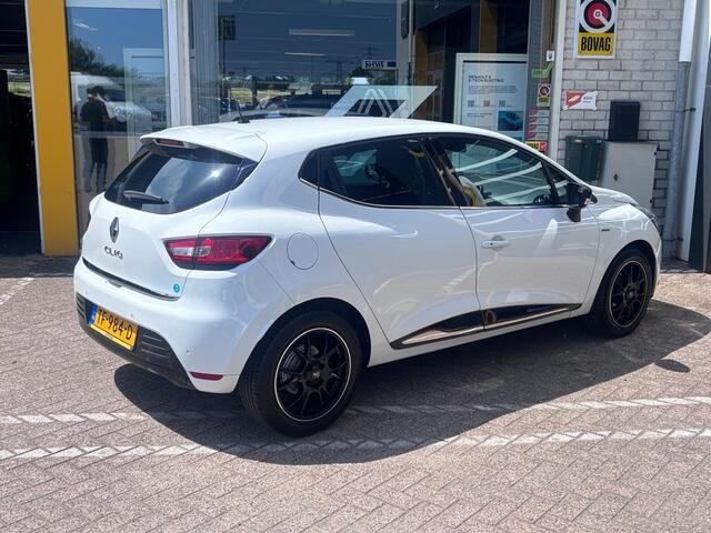 Renault CLIO 0.9 TCe Limited | NAP | Navigatie | DAB | Airco | Cruise Control | Parkeersensoren | Lichtmetaal |