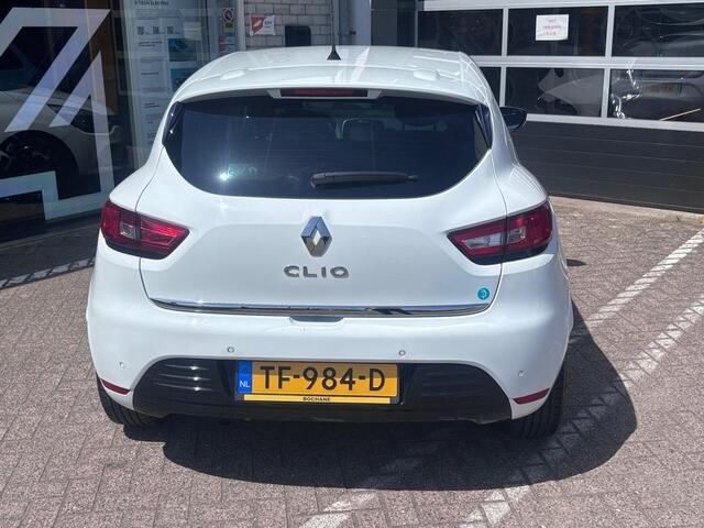 Renault CLIO 0.9 TCe Limited | NAP | Navigatie | DAB | Airco | Cruise Control | Parkeersensoren | Lichtmetaal |