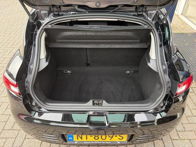 Renault CLIO 0.9 TCe Limited / NL-Auto / 1e-Eigenaar! / Dealer-Onderhouden! / Cruise-Control / Keyless / Climate-Control / DAB Radio-Bluetooth / Navi / Camera / 16'' LMV / ENZ.
