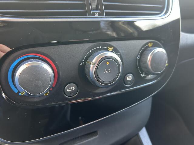 Renault CLIO Estate 0.9 Limited / Navigatie / Lichtmetalen Velgen / 1e Eigenaar / Dealer Onderhouden / Parkeersensoren / Cruise Control / Airco / Trekhaak /