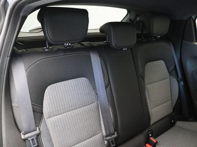 Renault CLIO 1.6 E-Tech Full Hybrid 145 techno | Achteruitrijcamera | Climate Control | Lichtmetalen velgen | Navigatie met Apple Carplay en Android Auto |
