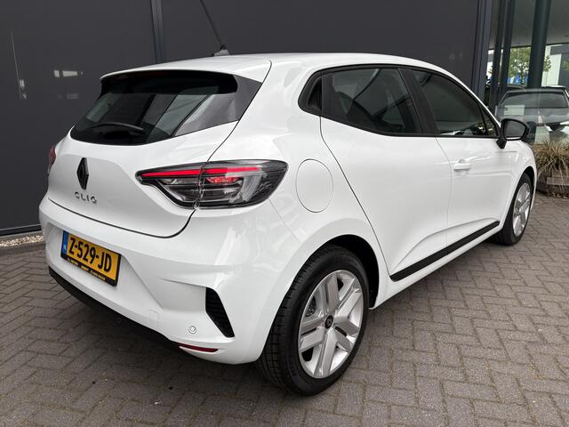 Renault CLIO 1.0 TCe ECO-G 100 evolution Airco - Navigatiesysteem - Parkeersensor achter - Radio - Cruise control - Bluetooth - Stuur multifunctioneel - Led verlichting - Centrale vergrendeling met afstandsbediening - Elektrische ramen