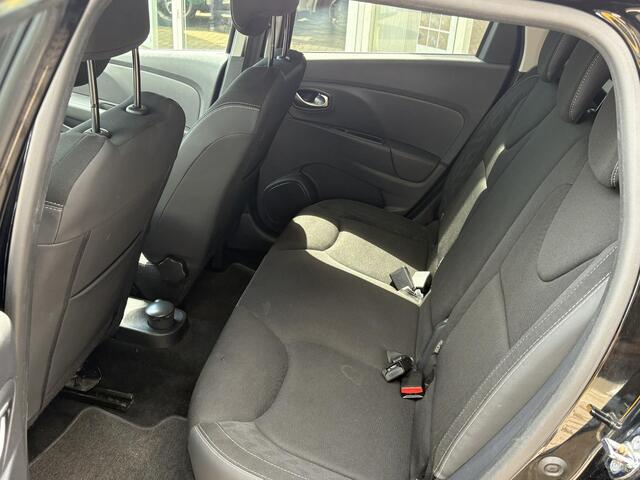 Renault CLIO Estate 0.9 TCe Limited | NAP | 100% dlr onderhouden | Trekhaak | Navigatie | Airco | Cruise Control | Key-less | Parkeersensoren | Lichtmetaal |