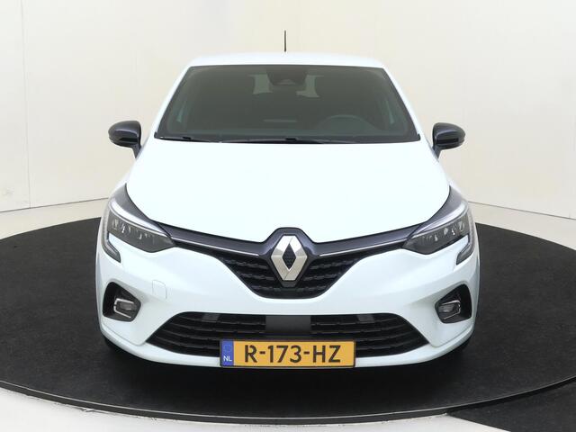 Renault CLIO 1.6 E-Tech Hybrid 140 Intens | airco automatisch | Apple Carplay/Android | cruise control | LED koplampen | lichtmetalen velgen 17" | navigatiesysteem full map |