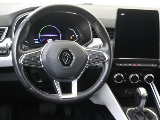 Renault CLIO 1.6 E-Tech Hybrid 140 Intens | airco automatisch | Apple Carplay/Android | cruise control | LED koplampen | lichtmetalen velgen 17" | navigatiesysteem full map |