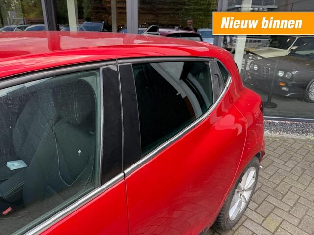 Renault CLIO 0.9 TCE Limited,Airco,Navi,Cruise,PDC,LMV,Dealer OH,HiFi,Elekt Pakket,Privacy