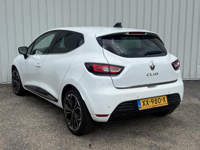 Renault CLIO 0.9 TCe 90 Intens | LED | Navigatie | Climate Control | Cruise Control | Parkeersensoren | Lichtmetalen velgen 17" | Apple Carplay/Android Auto