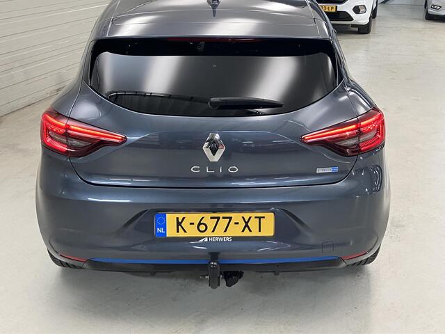 Renault CLIO 1.6 E-Tech Hybrid 140 Serie Limitee E-TECH Climate control / Trekhaak /incl. Winterset met wiel doppen / Navigatie / Applecarplay of Android auto /