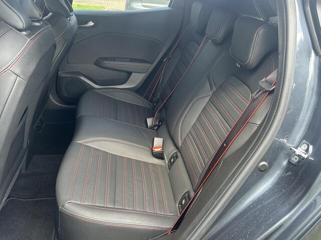 Renault CLIO 1.6 E-Tech Hybrid 145 R.S. Line / Groot Scherm / Lederen Bekleding / Dealer Onderhouden / Camera / Apple Carplay / Android Auto /