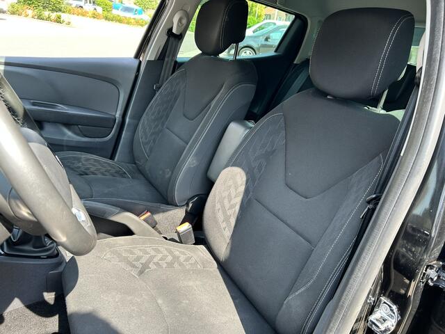 Renault CLIO 0.9 TCe Limited | PARKEERSENSOREN | NAVIGATIE | BLUETOOTH | AFNEEMBARE TREKHAAK |
