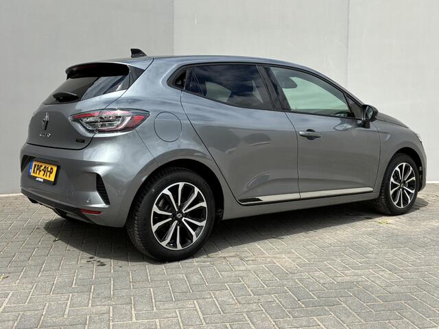 Renault CLIO 1.6 E-Tech Full Hybrid 145 techno / Fabrieksgarantie t/m 09-2027 / Achteruitrijcamera / Apple Carplay/Android Auto / Navigatie / All-Season Banden / Stoel-/Stuurverwarming /