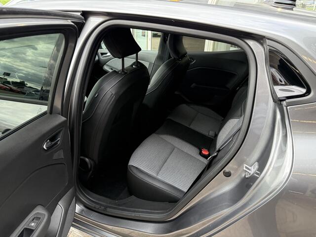 Renault CLIO 1.6 E-Tech Full Hybrid 145 techno | NAP | Navigatie | Achteruitrijcamera | Climate Control | DAB | LED | Key-less |