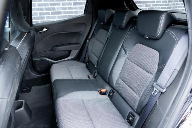 Renault CLIO 1.0 TCe 90 Intens | Navigatie | Apple Carplay | Android Auto | Achteruitrijcamera | Parkeersensoren | Keyless Entry | Cruise Control | LED Koplampen | Lichtmetalen Velgen 16 inch
