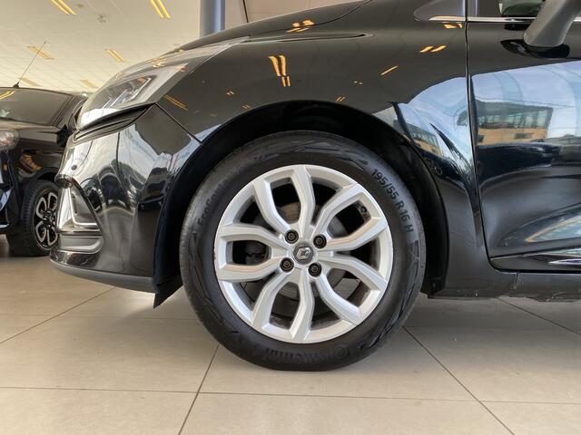Renault CLIO Estate 0.9 TCe Intens,1e Eigenaar,Dealeronderhouden,Navigatie,Parkeerassistent,Climate&Cruiscontrol,Spraakbediening,Keyless,Trekhaak,Acteruitrijsensoren,Halfstof/Leder,Dakrail,16 Inch Lmv