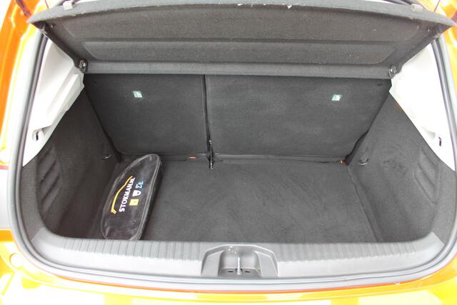 Renault CLIO 1.0 TCe 101 PK Zen | Parkeersensoren achter | NAVI | Apple car play |