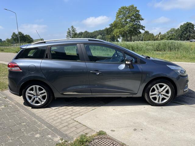 Renault CLIO 0.9 TCe Intens / Trekhaak / Airco / Navigatie / Parkeerhulp Achter /
