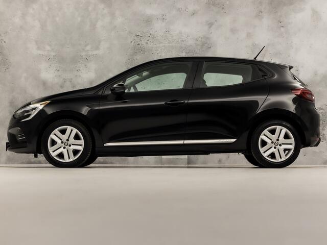 Renault CLIO 1.0 TCe Sport (APPLE CARPLAY, GROOT NAVI, PARKEERSENSOREN, LM VELGEN, SPORTSTOELEN, CRUISE, LANE ASSIST, NIEUWSTAAT)