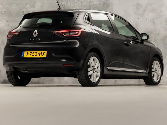 Renault CLIO 1.0 TCe Sport (APPLE CARPLAY, GROOT NAVI, PARKEERSENSOREN, LM VELGEN, SPORTSTOELEN, CRUISE, LANE ASSIST, NIEUWSTAAT)