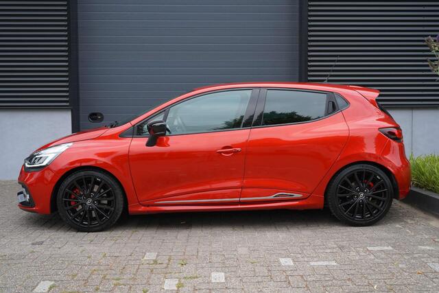 Renault CLIO 1.6 Turbo R.S. Trophy 220 pk / camera / keyless / stoelver.