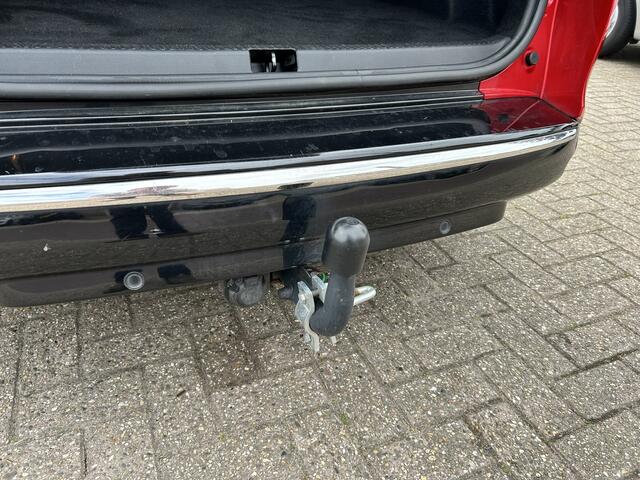 Renault CLIO Estate 1.2 TCe Intens | Bluetooth | Parkeersensoren | Navigatie | Trekhaak | Cruise control