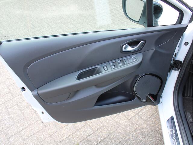 Renault CLIO Estate 0.9 TCe 90PK Limited /NAVI/PDC/Donker glas/16'LM/Keyless/LED/DAB+/Bluetooth/ISOFIX/NAP! 1e eig!