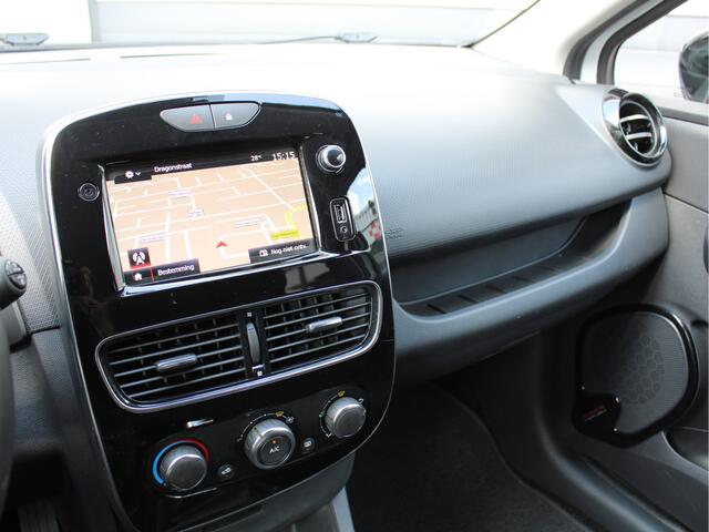 Renault CLIO Estate 0.9 TCe 90PK Limited /NAVI/PDC/Donker glas/16'LM/Keyless/LED/DAB+/Bluetooth/ISOFIX/NAP! 1e eig!