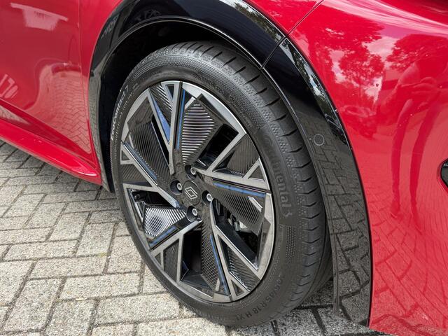 Renault CLIO 1.8 Hybrid 160 esprit Alpine AUTOMAAT / 8.500KM / NAVI / ADAPT. CRUISE / CAMERA / PDC V+A / BLINDSPOT / CLIMATE / KEYLESS / APPLE CARPLAY / ANDROID AUTO / PRIVACY GLASS / FULL LED / SPORTSTOELEN / 18'' LMV