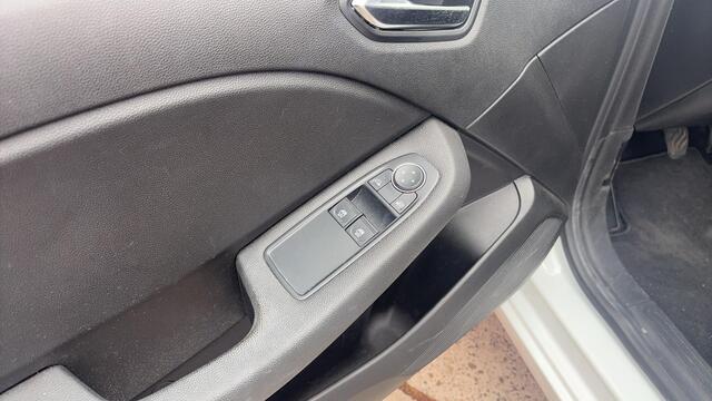 Renault CLIO 1.0 TCe Zen FULL LED / CARPLAY / NAVI / AIRCO / BLUETOOTH / CRUISE / NL-AUTO