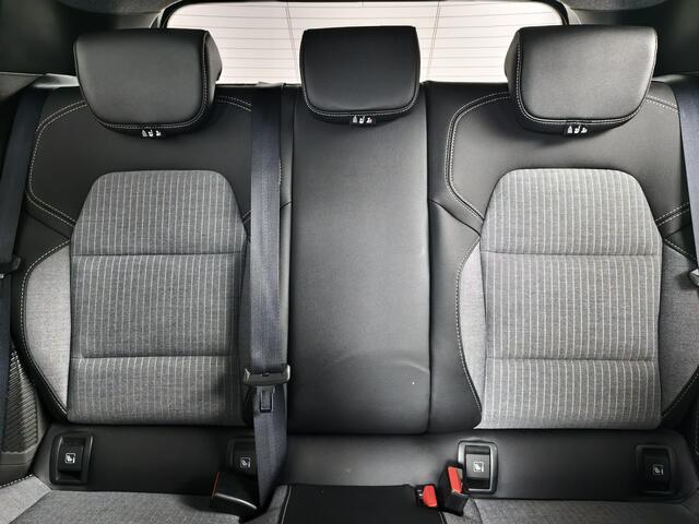 Renault CLIO 1.6 E-Tech Full Hybrid 145 techno | Navigatie | Camera | All-Season Banden | Climate Control |