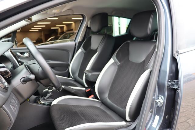 Renault CLIO 1.2 TCe Bose, Automaat, Camera A, Climate, Cruise, Dealer Onderhouden, PDC V+A, Navi, Prijs Is Rijklaar Inclusief 6 Maanden Garantie
