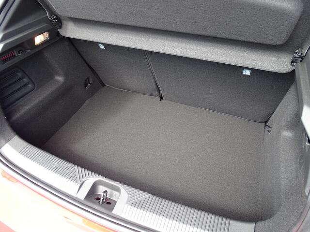 Renault CLIO 1.8 Hybrid 160 techno NU 5 JAAR GARANTIE! / PACK WINTER, SAFETY & PARKING / METALLIC LAK