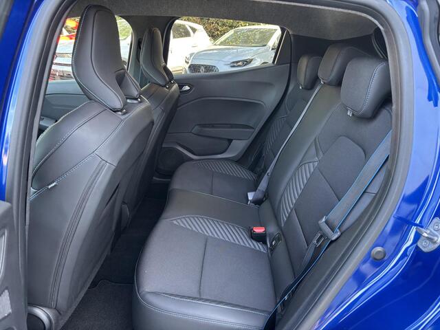 Renault CLIO 1.6 E-Tech Full Hybrid 145 esprit Alpine l Pack City Premium l Pack winter l Pack Premium Sound BOSE l